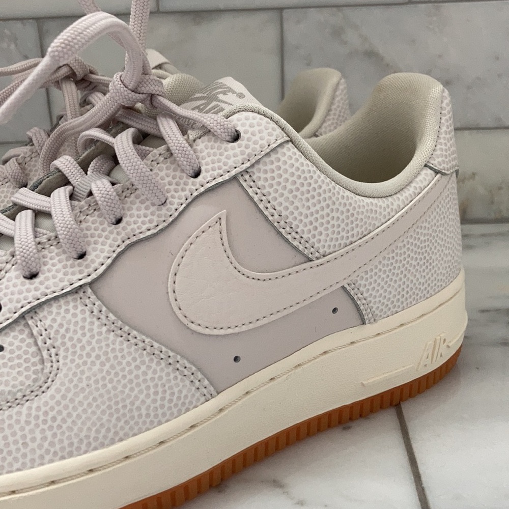 Nike Air Force 1 ‘07 Seasonal Sneakers - Picture 5 of 16